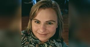 Linda Moffett's Instagram, Twitter & Facebook