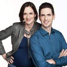 Yes, he is stacking high also. Aranylanyok Malek Andrea Es Miklos Budapest 2017 Jan 28 Koncert Hu