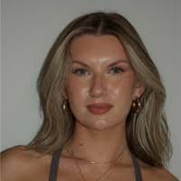 Shannon Fyffe's Instagram, Twitter & Facebook