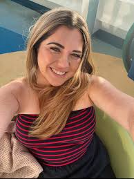 Pre-cut vibes only. ✂️😌 . . . . . . .#Netflix . #jenniferlopez  #alexandradaddario #AngelinaJolie #MeganFox #margotrobbie #chrisevans  #ChristianBale #AnneHathway #BrieLarson #ScarlettJohansson #elizabetholsen  #JenniferLopez #JenniferAniston ...