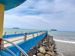 Pantai Gandoriah Selalu Meriah Brisik Id