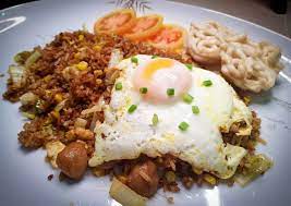 Nasi goreng dengan campuran bakso ikan, ayam cincang, telur yang dicampur, dan toping telur mata sapi. Recommended Rupanya Seperti Ini Langkah Mudah Untuk Mengolah Resep Nasi Goreng Solaria Yang Enak Pasti Bisa Dan Sempurna Mari Kita Masak