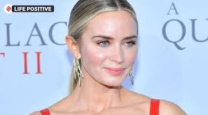 Streep wanted to live up to her character and kept her interaction with costars emily blunt and annie hathaway ice cold and didn't. If Women Are Given A Voice They Use It When They Are Given A Job They Flourish Emily Blunt Lifestyle News The Indian Express