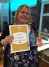 Shaw was 44 years old and was not known to have had any underlying health conditions. Julie Donaldson Dead Radio Presenter Loses Incredibly Brave Fight Against Coronavirus Daily Star