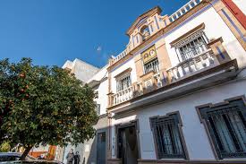 La hermandad de nervión ha puesto en marcha tres sistemas de reservas para obtener el disco por el módico precio de 10 euros.tienda online, en la casa hermandad a partir del 8 de marzo o por. La Policia Investiga El Robo De Joyas Y Enseres En La Casa Hermandad De La Sed De Sevilla