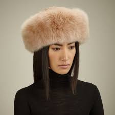Personal Appearance The Picture Shown Shows A Lady In An Alaskan Fur Hat Fur Hats Are Very Popular In Some Of The Jewish Cu Honey Models Alaskan Fur Real Fur