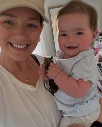 Everyone help me wish this beautiful wife of mine a happy birthday!!! Thank  you for everything you do for our family @tayydawson