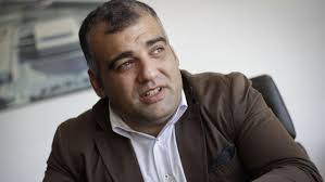 Pablo González Cacheiro: «Ya no sé si es peor políticos sin formar o  políticos con currículos falsos»