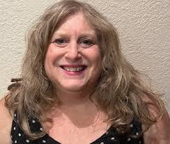 Lisa Entrekin's Instagram, Twitter & Facebook