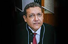 Ele herdará de celso um acervo de 1668 processos, sendo. Quem E Kassio Nunes Marques O Desembargador Cotado Para Substituir Celso De Mello No Stf
