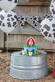 Birthday Ideas In Dallas Tx Farm Animal Themed Cake Smash Perry Museum Dream Focus Studio Dallas Texas Farm Animals Birthday Party Barnyard Birthday Party Farm Theme Birthday