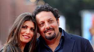 Enrico brignano and his wife at the italian tv awards telegatti. Enrico Brignano E Di Nuovo Papa Nato Il Figlio Di Flora Canto Foto E Annuncio Lanostratv