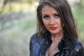 Cora Ryder's Instagram, Twitter & Facebook