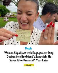 🔗: bit.ly/4hqokFX A woman slipped not-so-subtle engagement ring hints into  her boyfriend's sandwich. Unbeknownst to her, he saved her note for their  engagement a year later. 📷️: Courtesy of Taylor G.