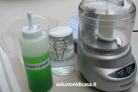 Un trucco per eliminare le macchie di vernice dai vestiti è quello di agire tempestivamente, ovvero quando la macchia è fresca: Come Togliere Le Macchie Di Tinta Soluzioni Di Casa