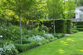 Contemporary Architectural Garden In Kensington West London Garden Design Landscape Design Garden Planning
