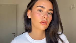 Si ton fond de teint se voit, c'est qu'il est temps d'en changer. Réponds  au quiz PowerMatch pour trouver ta vraie teinte en quelques secondes.  Personnalisé selon ta couvrance préférée, ta couleur