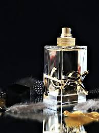 Epingle Sur Esthir Perfume Pagkrati Athens