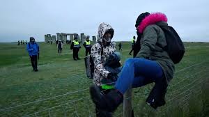 A live feed of the summer solstice at stonehenge was removed after people ignored advice not to travel to the historic english site. Yp3tpkr Dhjstm