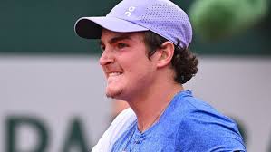 Roland-Garros: Fonseca Slides Through R3