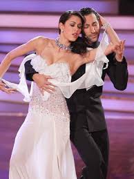 Hier überlässt sie nur wenig der fantasie. Affare Bei Let S Dance Rebecca Mir Wurde Von Sebastian Deyle Inflagranti Erwischt Kleider Kleid Hochzeit Models