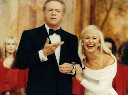 Join facebook to connect with johnny dorelli and others you may know. Johnny Dorelli Chi E Carriera E Vita Privata Del Cantante