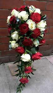 Maybe you would like to learn more about one of these? Prachtige Rozen Voor Op De Uitvaart Kijk Voor Meer Inspiratie Voor De Uitvaart Op Www Remembe Funeral Flower Arrangements Flower Arrangements Funeral Flowers