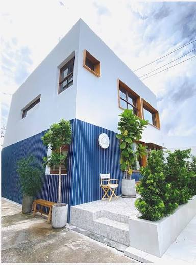 Blue House Café Sriracha near BanIngKhao Pool Villa Sriracha