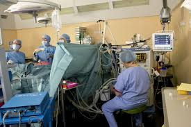 A Trieste non si può cambiare sesso, gli interventi sono sospesi