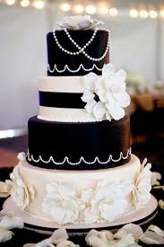 Black And White Wedding Cakes Black And White Wedding With A Touch Of Plum Black And White Wedding Cake White Wedding Cakes Pink Cake Box