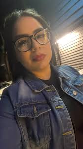 Hi all! I just wanted to introduce myself and share a photo I took. My name  is Paloma, I have a 3-year-old daughter, her name is Eleanor. Thank you for  receiving us