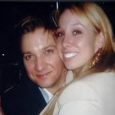 Jeremy's family: sister Nikki, Dad Lee Renner, mom Valerie, mom's  grandmother Eleanor, sister Kim and his nieces Bella and Daphne  #jeremyrenner #jeremyrenneredits #jeremyrennerfans #jeremyrennerapp  #jeremyrennerfanpage #jeremyrennerhot ...