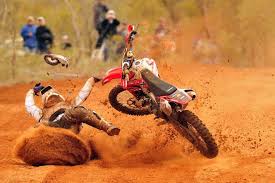 Via the race track, its 226km, via the bitumen road to kulgera its 226km then another 146km of gravel and you're at finke. Finke Desert Race Mostly Dry Relatively Painless Abc News Australian Broadcasting Corporation