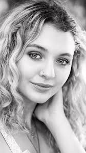 I can’t decide in posting as pics or reels! 😂, Senior: Gianna Von  Olnhausen