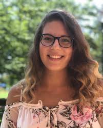 Meet Agnes, Walsh 3rd Floor RA! Major: Finance Minor: International  Business Fun Fact: I was born Poland Favorite Part About Gries: I love the  atmosphere and being able to come across people