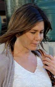 Jennifer aniston goes without makeup: Jennifer Aniston Without Makeup Pictures Jennifer Aniston Without Makeup Celebs Without Makeup Without Makeup