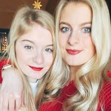 Madelyn (@MadelynStoops)