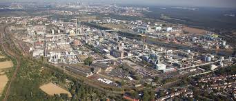 Die menschen wurden aufgefordert, fenster und türen geschlossen zu halten und. Industriepark Hochst