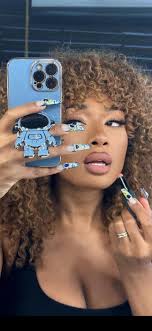 Okay but can we all agree #megthestallion has the best celebrity nails  👀🤌🏻