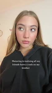 Eliza Baird's Instagram, Twitter & Facebook