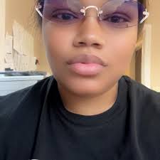 Kashdoll and her best friend Kendra are goals! I admire how they don't play  about each other. Never heard anything funny about their friendship. You  can tell they genuinely love and support