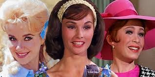 Linda Kaye's Instagram, Twitter & Facebook