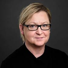 Från administratör till kontraktschef