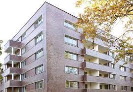 Saga unternehmensgruppe vermietet 130.000 wohnungen und 1.400 gewerbeobjekte und leistet mit hohen investitionen in die quartiersentwicklung erhebliche beiträge zur stadtqualität und vermögenssicherung der freien und hansestadt hamburg. Lebendige Nachbarschaft Wird Bei Der Saga Gwg Gelebt News Ivv Immobilien Vermieten Verwalten Das Magazin Fur Die Wohnungswirtschaft