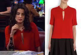 Robin's burgundy coat with cream scarf on how i met your mother. Robin Scherbatsky Fashion Clothes Style And Wardrobe Worn On Tv Shows Shop Your Tv