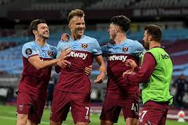 Balbuena, yarmolenko, anderson, wilshere, ajeti, silva, randolph, johnson, lewis. West Ham 3 2 Chelsea Result Yarmolenko Seals Late Derby Win To Boost Hammers Survival Hopes London Evening Standard Evening Standard