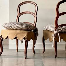 Casa Gusto On Instagram Haute Couture Set Of Six 18th C French Dining Chairs Dressed To Impress In 2020 French Dining Chairs Dining Chairs Sofas And Chairs