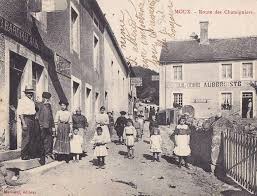 Tien una población de 531 hab. Respirez A Moux En Morvan Lac Des Settons