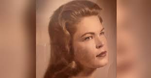 Lindsey Wickham's Instagram, Twitter & Facebook