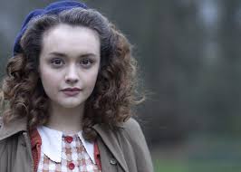 With douglas booth, olivia cooke, sam reid, maría valverde. Clip Exclusivo De The Limehouse Golem Con Olivia Cooke Douglas Booth Y Maria Valverde Ecartelera